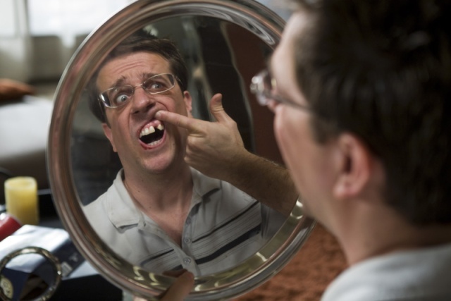 [Image: funny-mirror-stu-the-hangover-tooth-favi...334061.jpg]